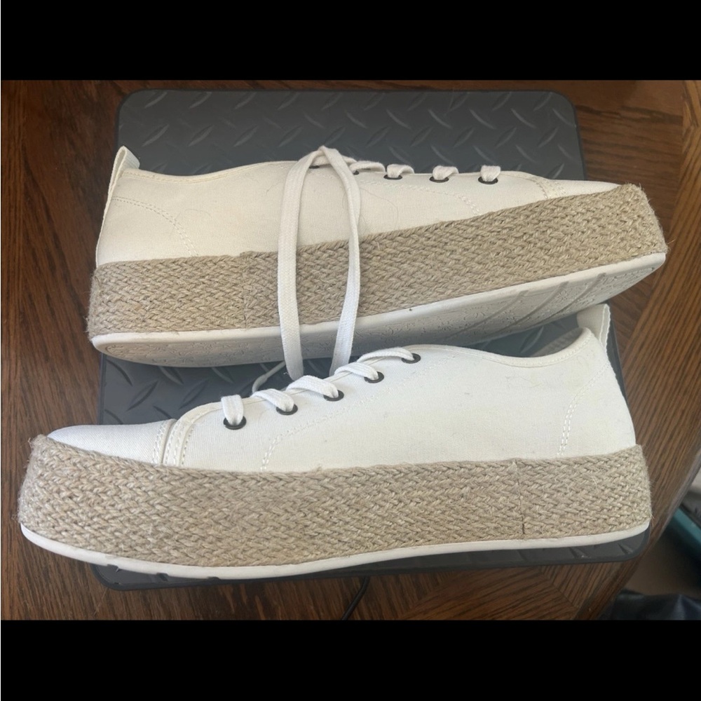 Bobs by Skechers Stretch Fit Memory Foam Women's 9.5 Sneakers Off White 114005